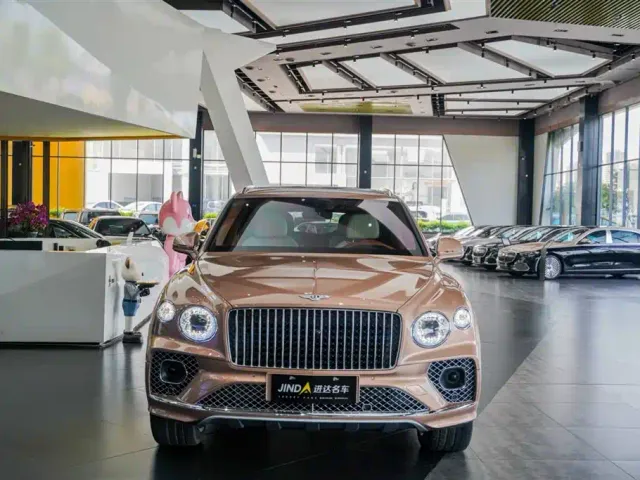 Bentley Bentayga — Фото автомобиля 27