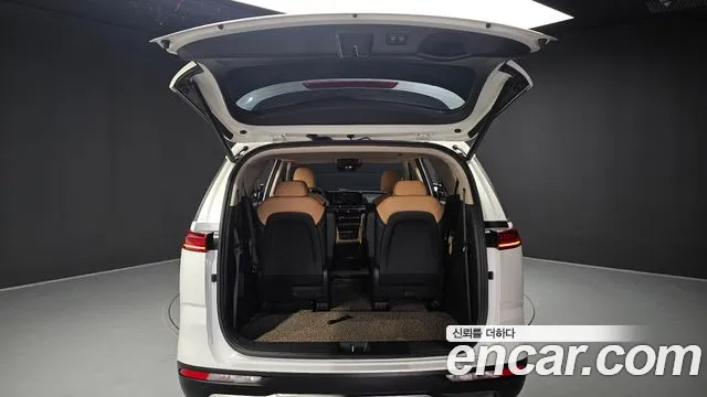 Kia Carnival Generation 4 — Фото автомобиля 20