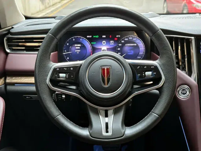 Hongqi HS7 — Фото автомобиля 12
