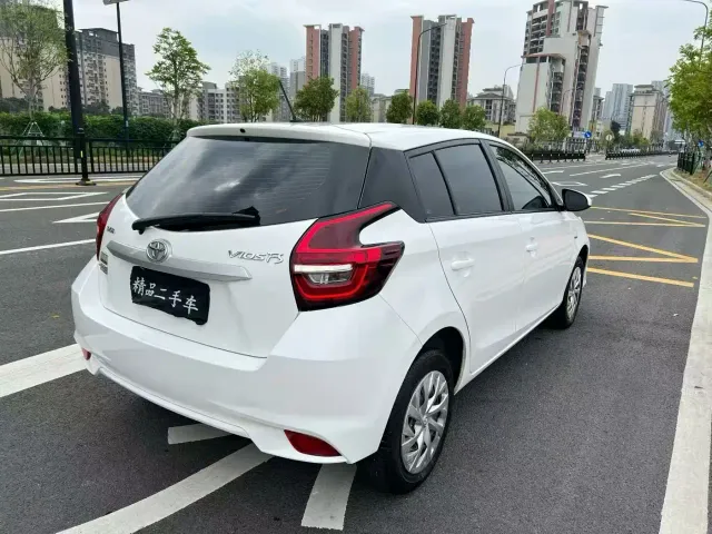 Toyota Vios FS — Фото автомобиля 9