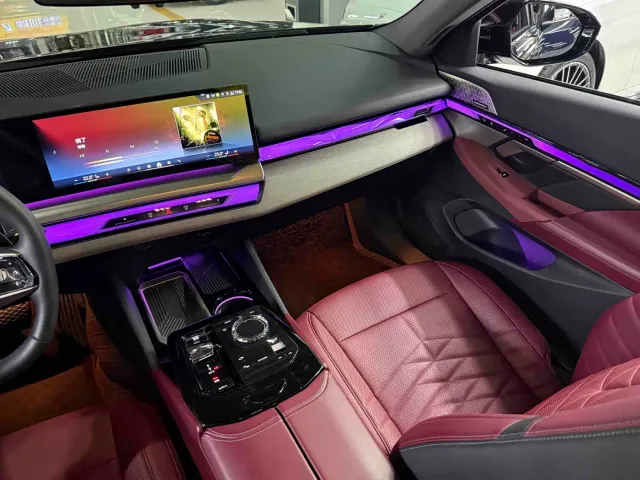 BMW 5 Series — Фото автомобиля 12