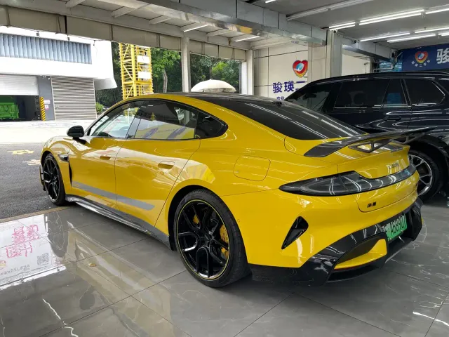 Xiaomi Auto Xiaomi SU7 Ultra 2025 Model Ultra — Фото автомобиля 13