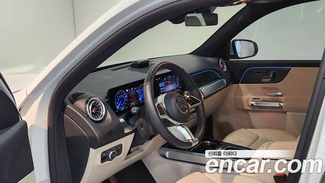 Mercedes-Benz EQB — Фото автомобиля 9