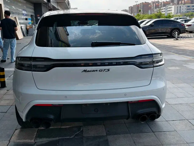 Porsche Macan — Фото автомобиля 11