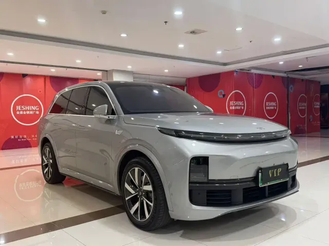 Li Auto L8 — Фото автомобиля 3