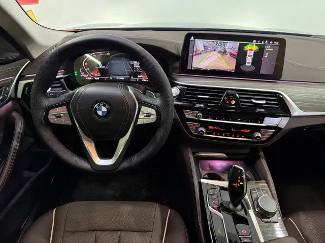 BMW 5 Series — Фото автомобиля 13