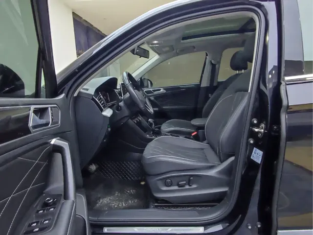 Volkswagen Tiguan L — Фото автомобиля 6