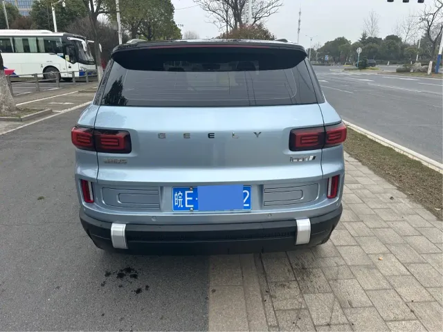 Geely ICON — Фото автомобиля 5