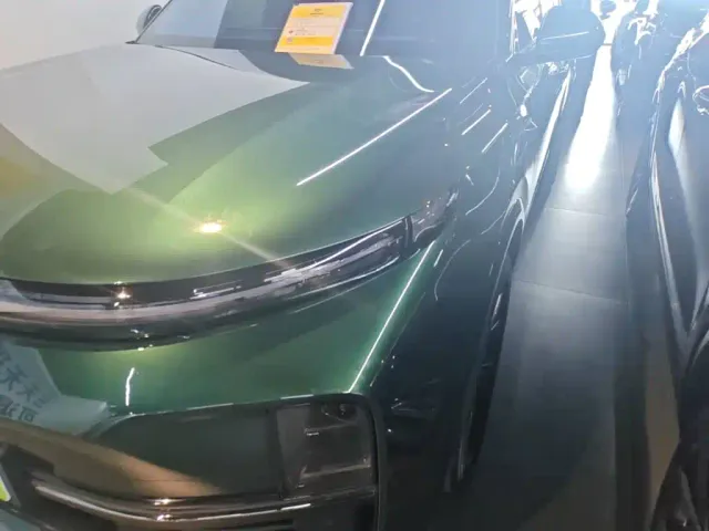Li Auto L7 — Фото автомобиля 17