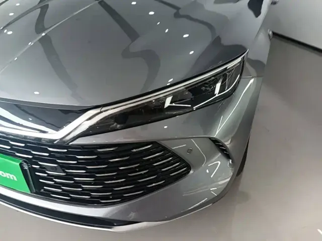 BYD Qin L — Фото автомобиля 17