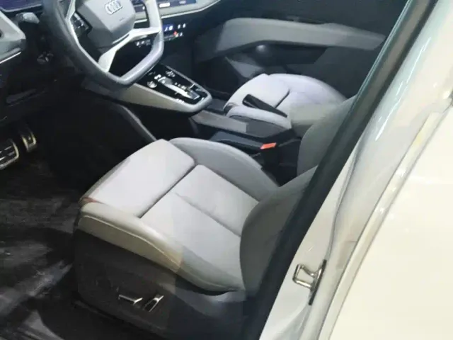 Audi Q5 e-tron — Фото автомобиля 14