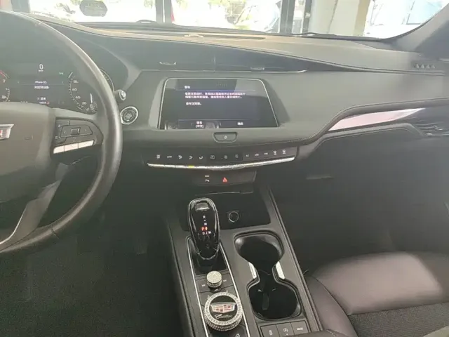 Cadillac XT4 — Фото автомобиля 12