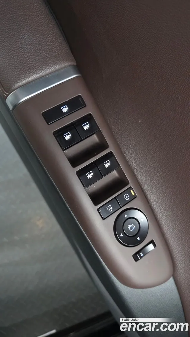 Hyundai Grandeur Grandeur (GN7) 2.5 Бензин 2WD — Фото автомобиля 17
