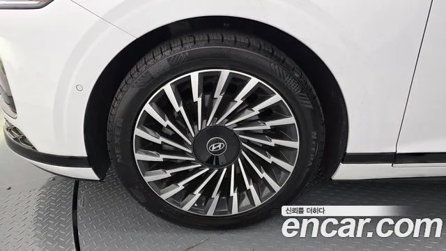 Hyundai Grandeur Grandeur (GN7) 2.5 Бензин 2WD — Фото автомобиля 5