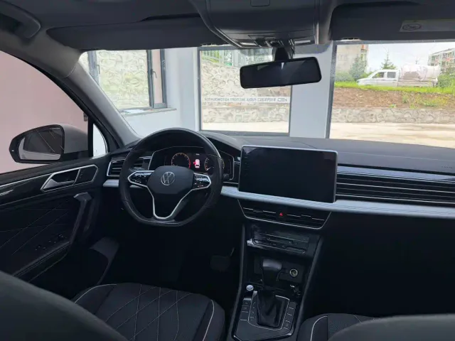 Volkswagen Tiguan L — Фото автомобиля 11