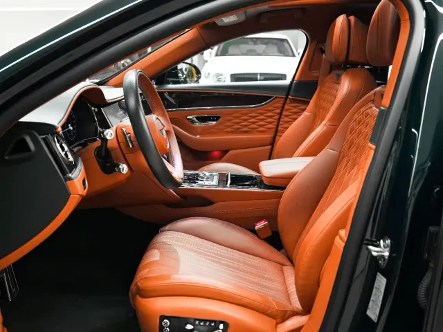 Bentley Flying Spur — Фото автомобиля 14