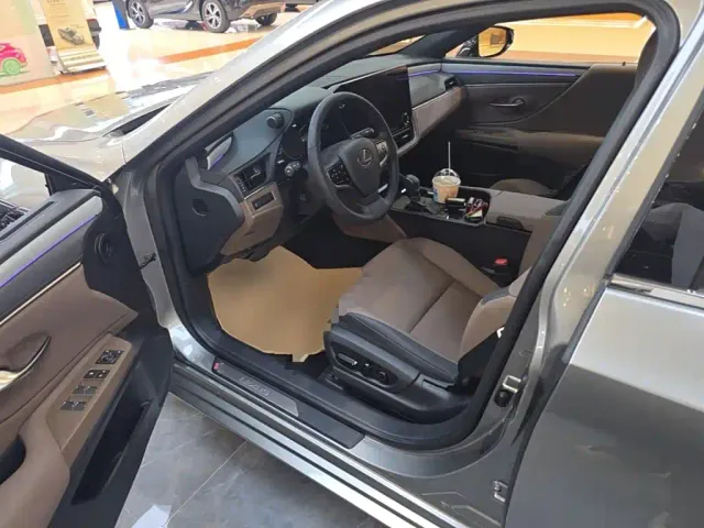 Lexus ES — Фото автомобиля 19