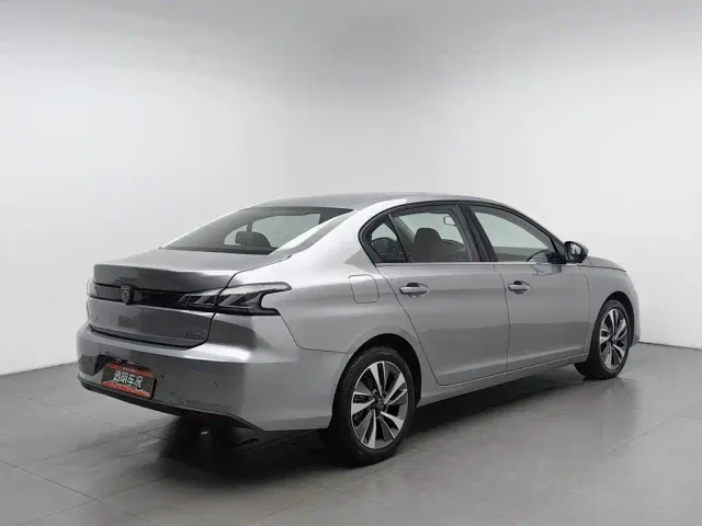 Peugeot 408 — Фото автомобиля 2