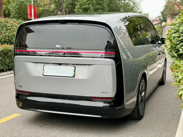 Li Auto MEGA — Фото автомобиля 4