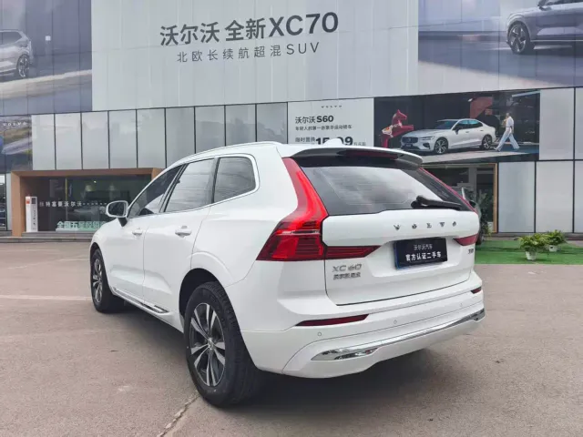 Volvo XC60 — Фото автомобиля 12