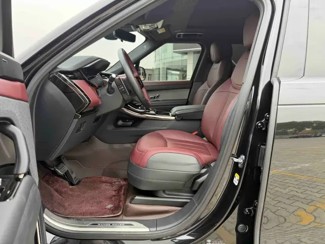 Land Rover Range Rover Sport — Фото автомобиля 16