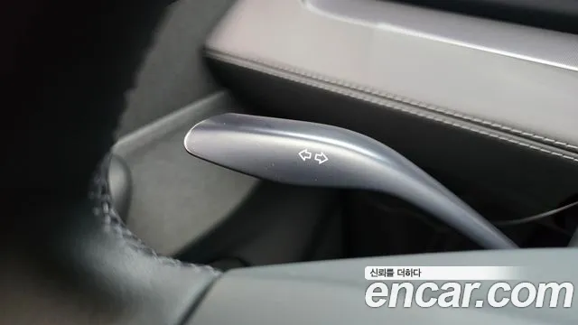 Tesla Model Y — Фото автомобиля 9