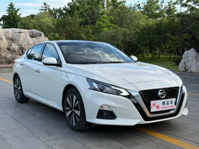 Nissan Teana — Фото автомобиля 3