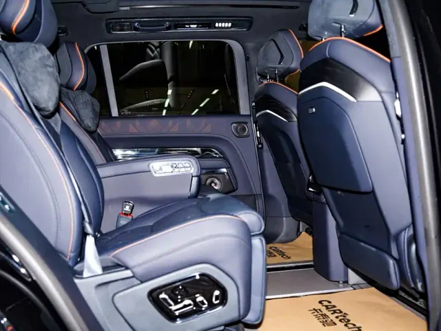 ZEEKR Zeekr 9X 2025 Model Gloss Black Edition — Фото автомобиля 27