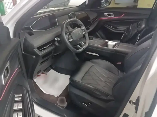 Changan Qiyuan Q05 — Фото автомобиля 15