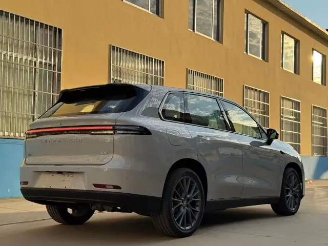 Leapmotor C10 — Фото автомобиля 7