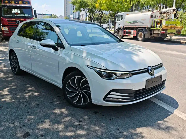 Фотография автомобиля — Volkswagen Golf