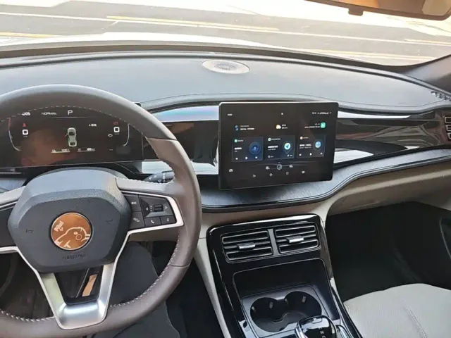 BYD Qin PLUS — Фото автомобиля 9