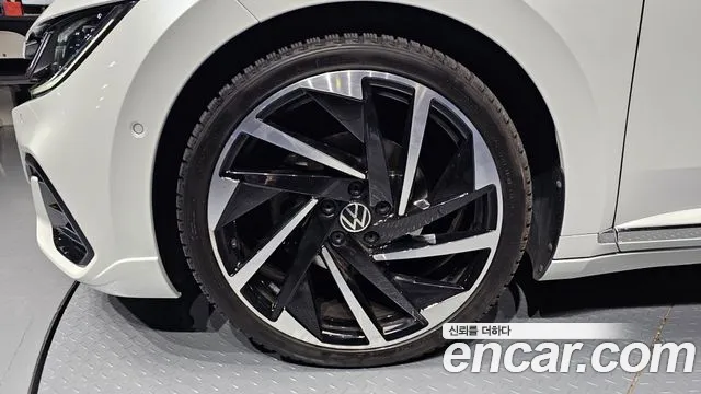 Volkswagen Arteon Arteon 2.0 TDI R-LINE 4Motion — Фото автомобиля 5