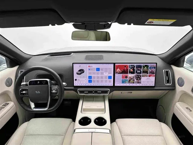 Li Auto L8 — Фото автомобиля 17