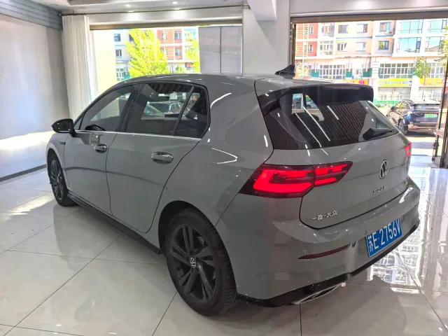 Volkswagen Golf — Фото автомобиля 6