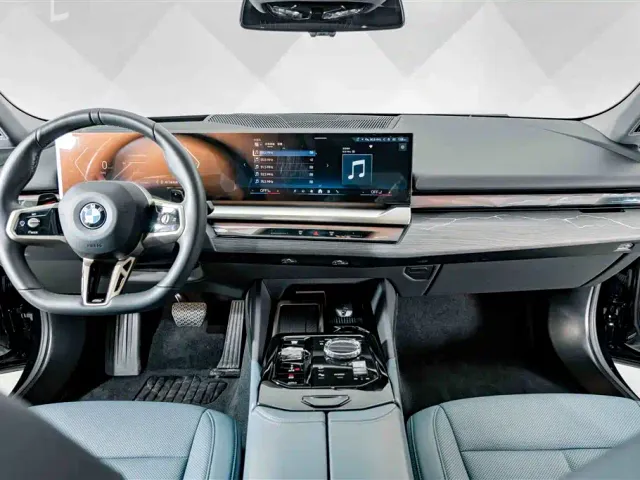 BMW 5 Series — Фото автомобиля 13