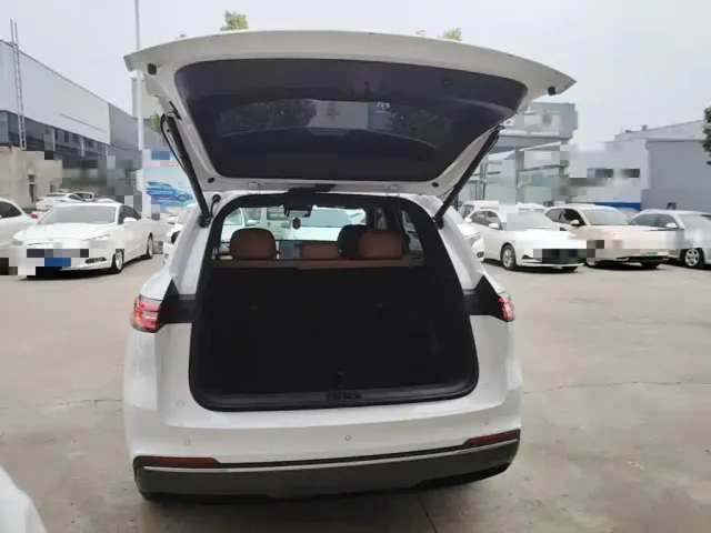 Geely Galaxy Starship 7 EM-i — Фото автомобиля 18