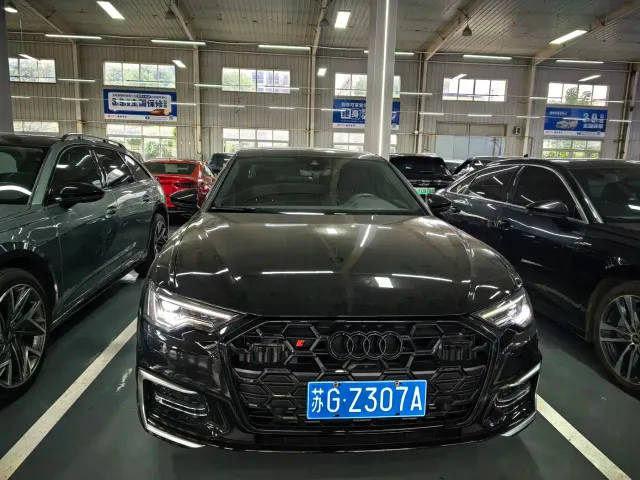 Фотография автомобиля — Audi A6L
