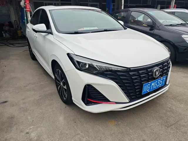 Changan Eado — Фото автомобиля 3