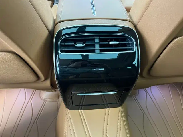 Hongqi Hongqi H9 2024 2.0T Qi Enjoy Private Fashion Edition — Фото автомобиля 12