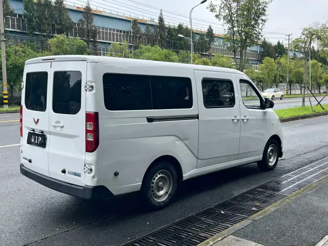 Wuling Yangguang — Фото автомобиля 5