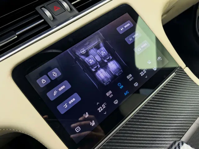 Li Auto ONE — Фото автомобиля 14