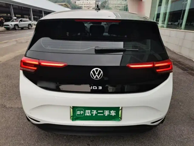 Volkswagen ID.3 — Фото автомобиля 5