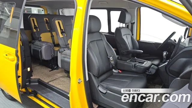 Hyundai Staria Staria L3.5 Школьный автобус — Фото автомобиля 12