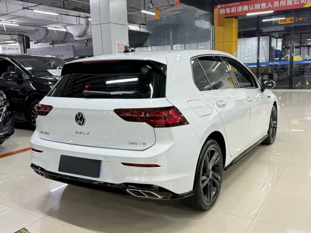 Volkswagen Golf — Фото автомобиля 4