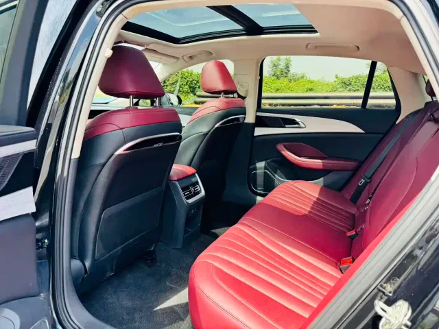 Hongqi H5 — Фото автомобиля 6