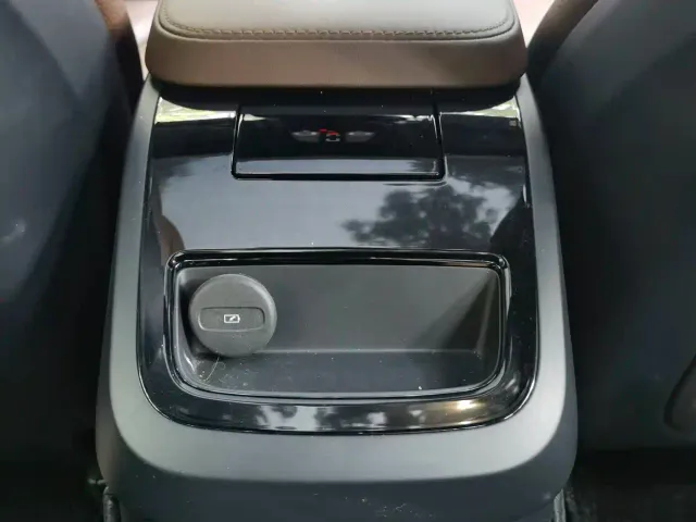 Volvo S60 Plug-in Hybrid — Фото автомобиля 21