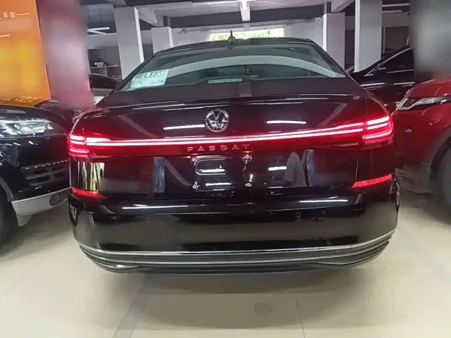 Volkswagen Passat — Фото автомобиля 5