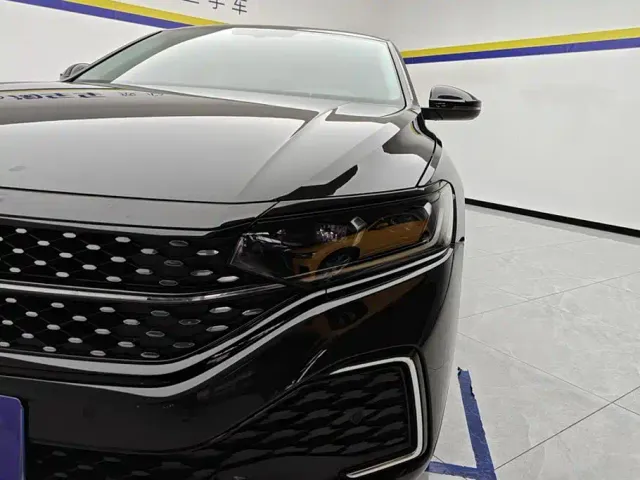 Volkswagen Passat — Фото автомобиля 5