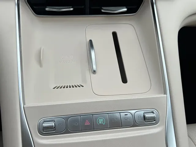 BYD Seal 08 — Фото автомобиля 20